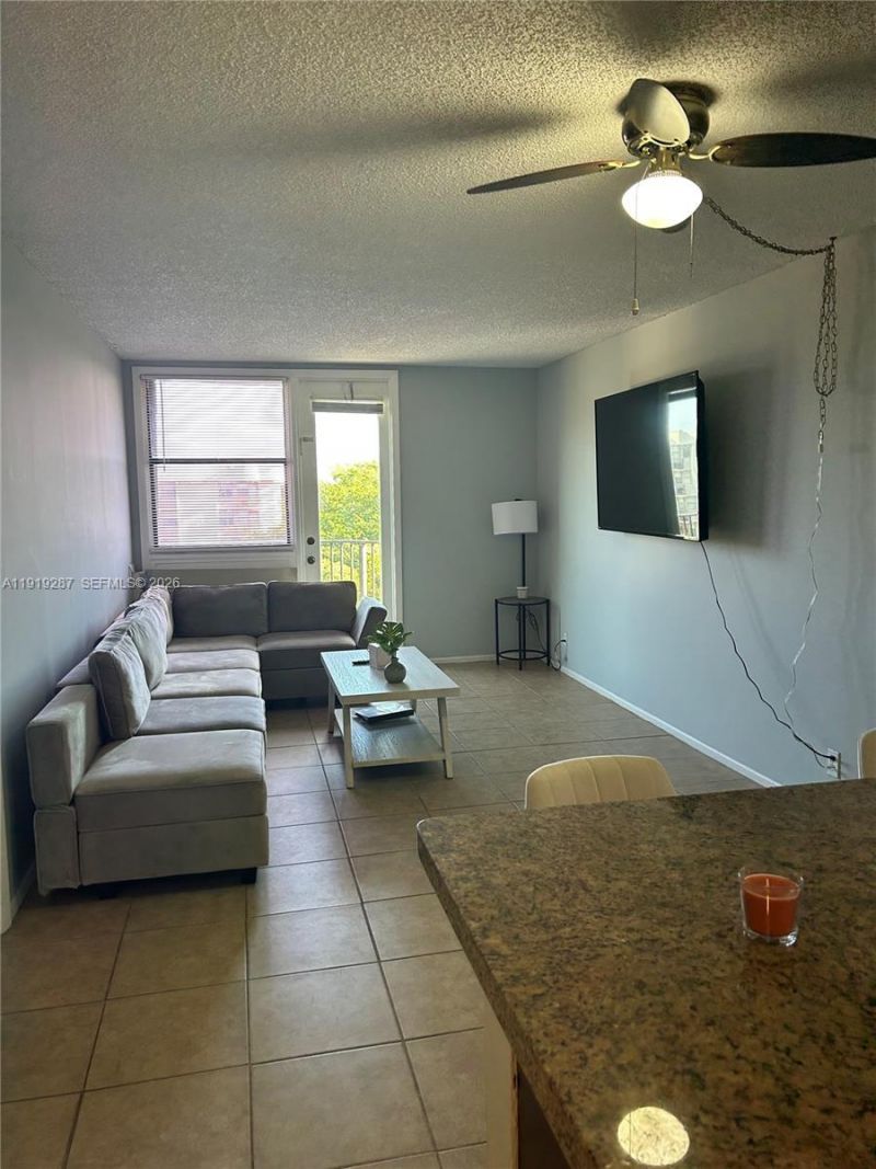 2701 Riverside Dr, Unit 503-B, Coral Springs, FL 33065 Photo