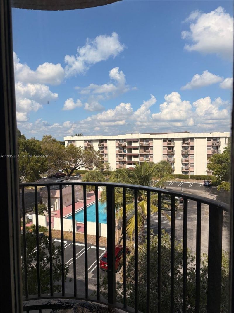 2701 Riverside Dr, Unit 503-B, Coral Springs, FL 33065 Photo