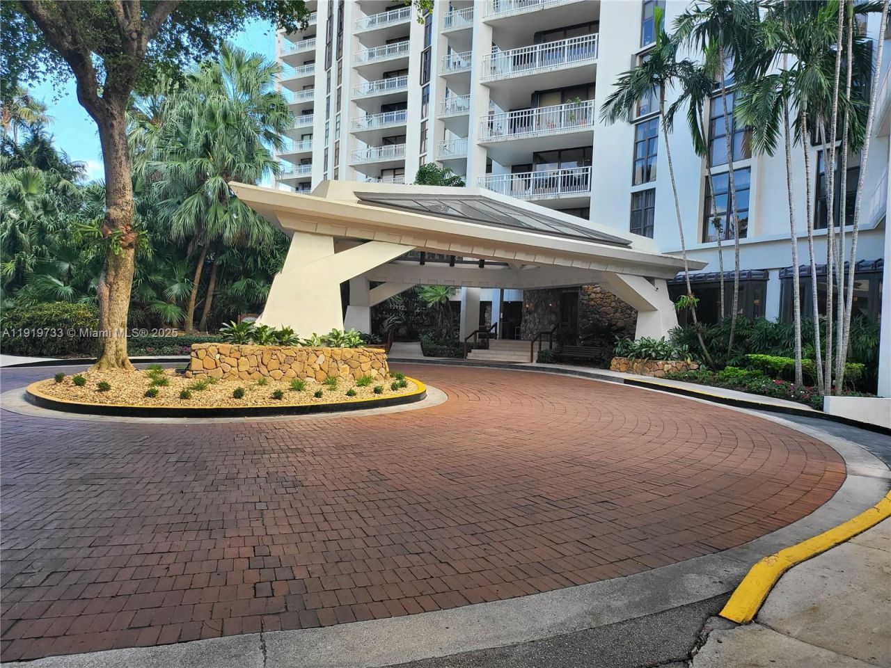 1000 Quayside Ter, Unit 812, Miami, FL 33138 Photo