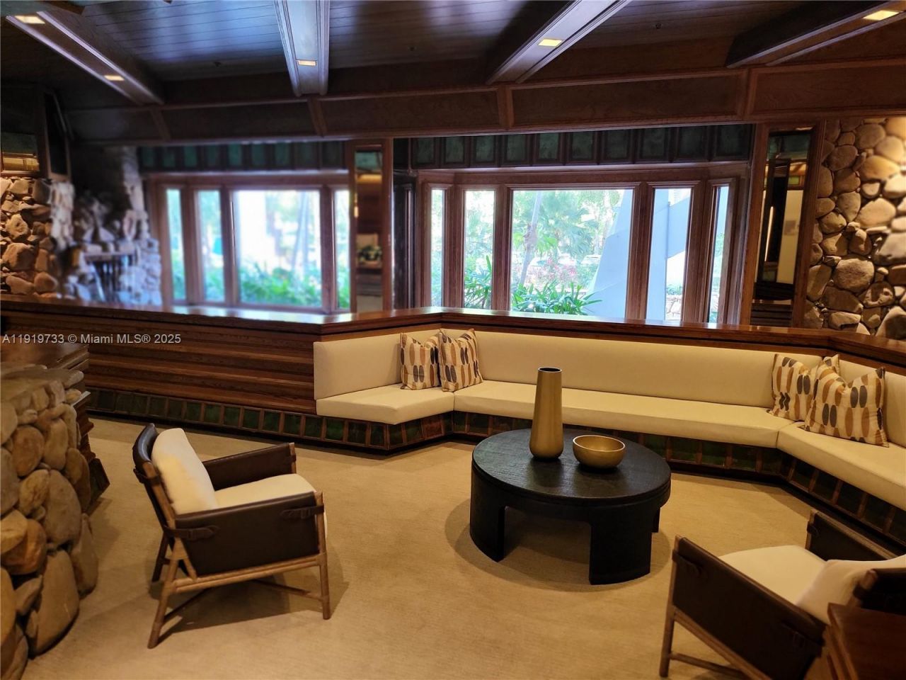 1000 Quayside Ter, Unit 812, Miami, FL 33138 Photo