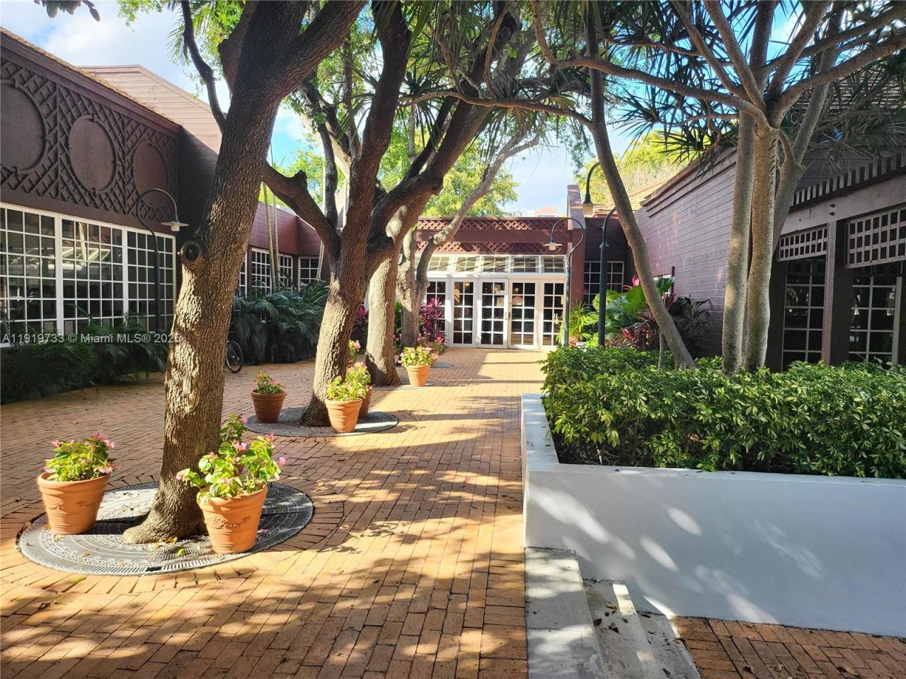 1000 Quayside Ter, Unit 812, Miami, FL 33138 Photo