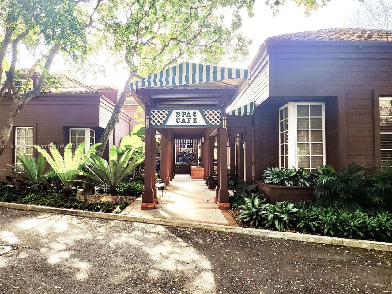 1000 Quayside Ter, Unit 812, Miami, FL 33138 Photo