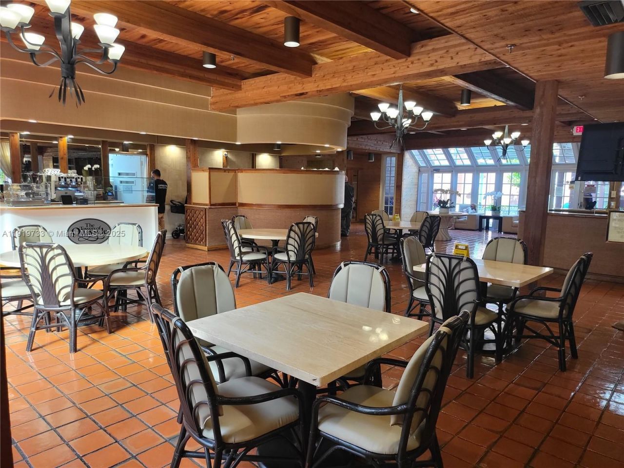 1000 Quayside Ter, Unit 812, Miami, FL 33138 Photo