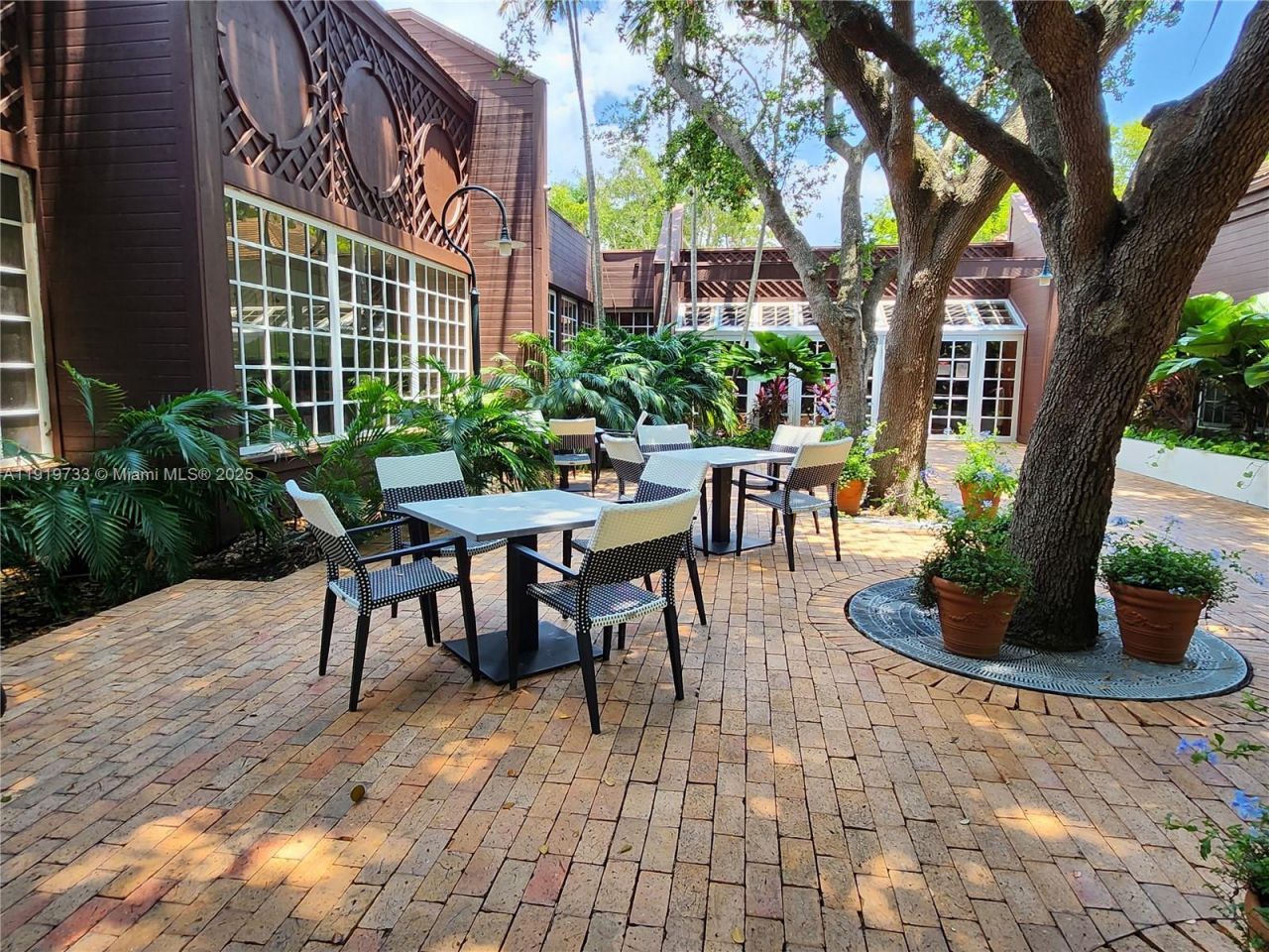 1000 Quayside Ter, Unit 812, Miami, FL 33138 Photo