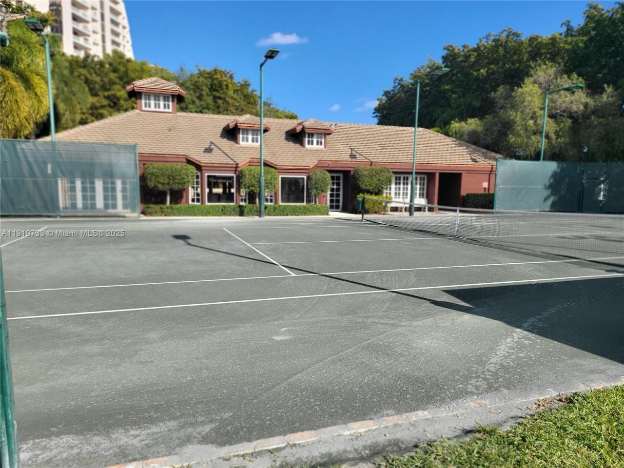 1000 Quayside Ter, Unit 812, Miami, FL 33138 Photo