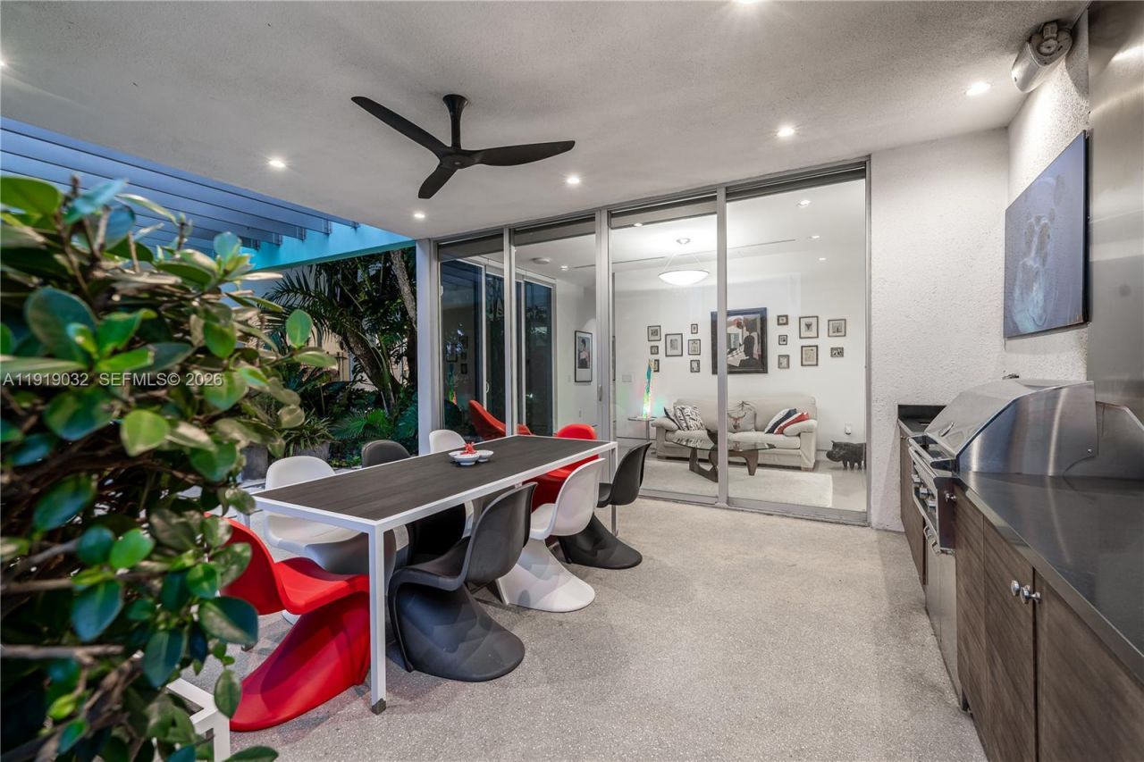 6495 SW 85th St, Miami, FL 33143 Photo