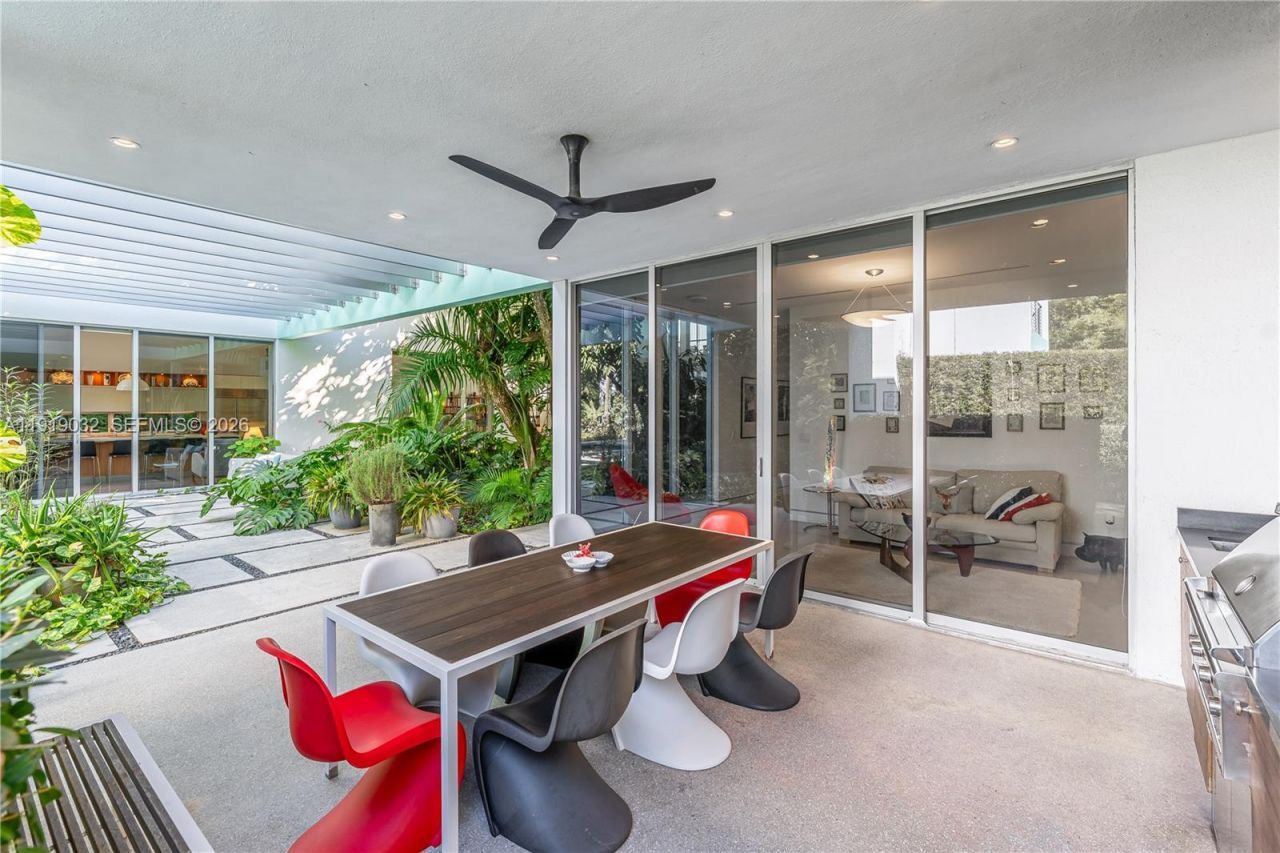 6495 SW 85th St, Miami, FL 33143 Photo