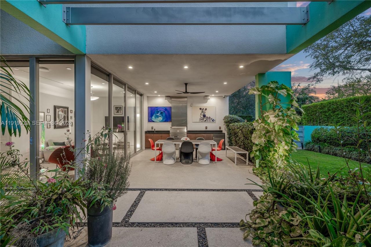 6495 SW 85th St, Miami, FL 33143 Photo