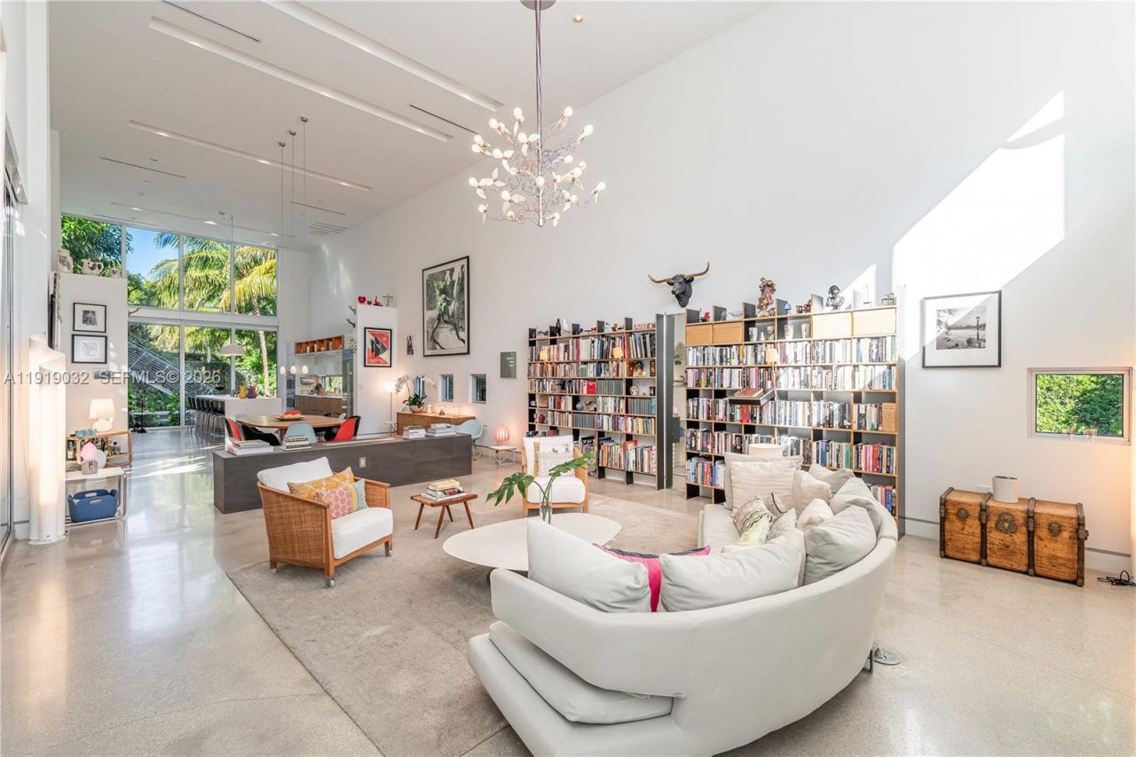 6495 SW 85th St, Miami, FL 33143 Photo