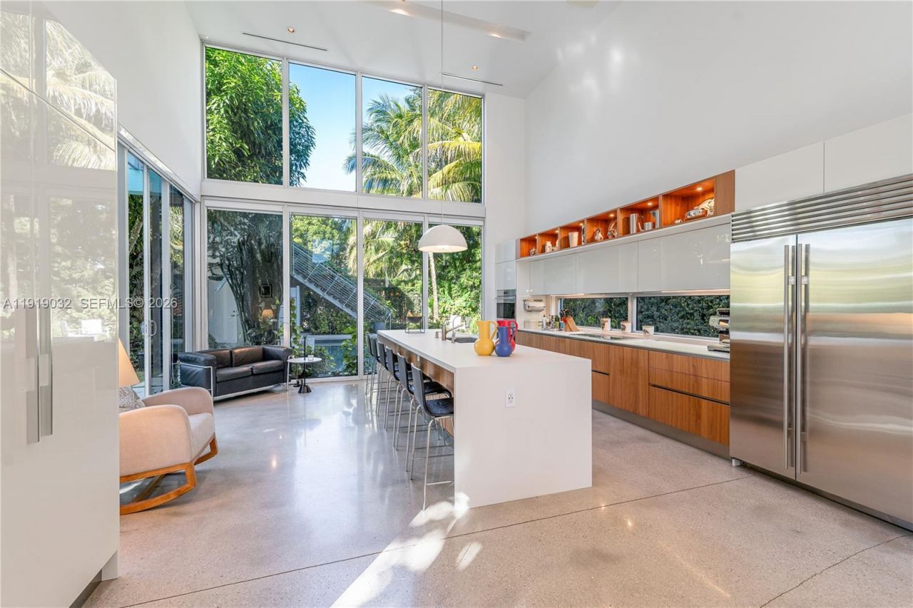 6495 SW 85th St, Miami, FL 33143 Photo