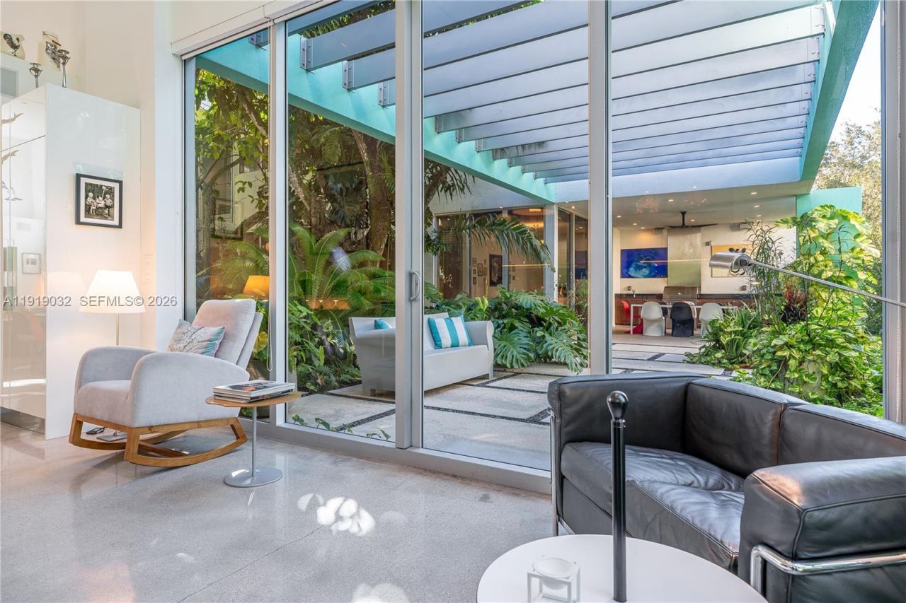 6495 SW 85th St, Miami, FL 33143 Photo