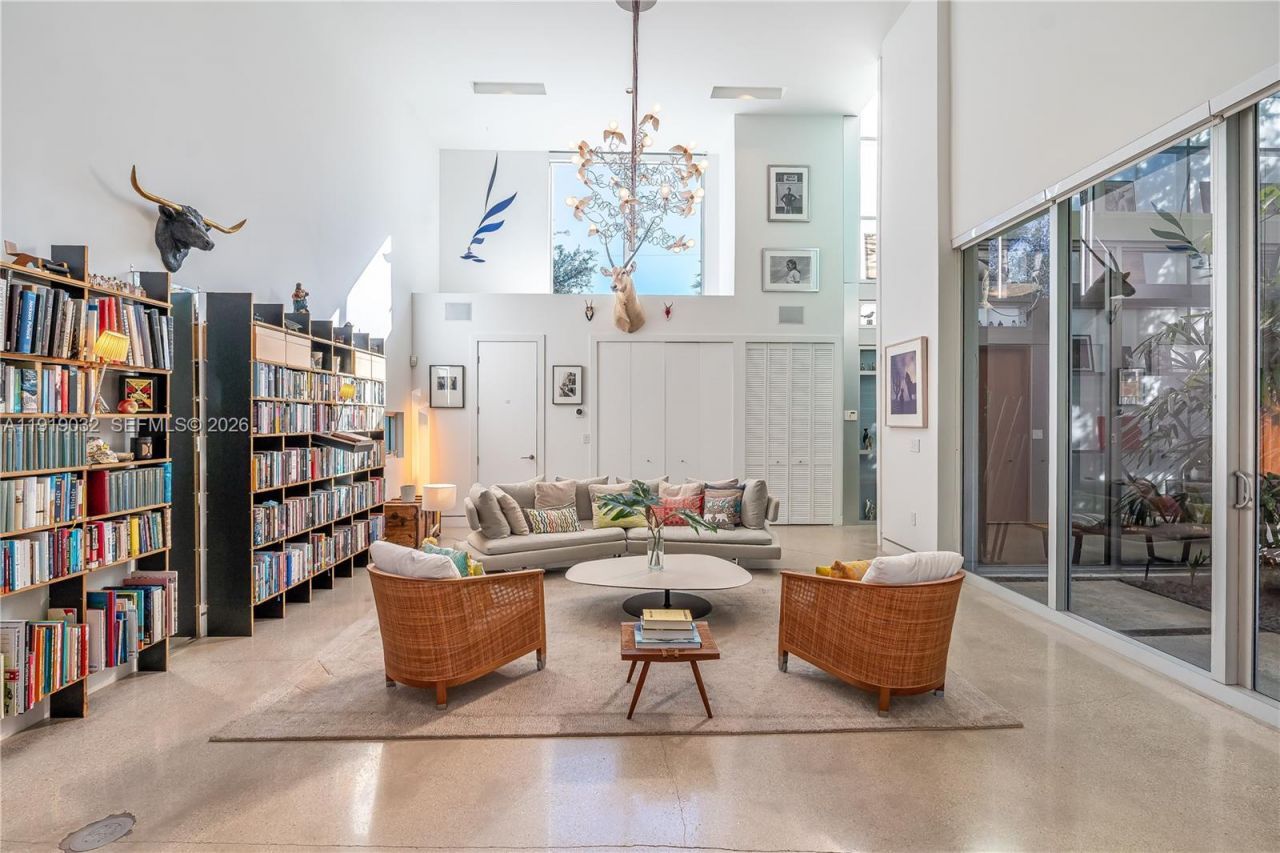 6495 SW 85th St, Miami, FL 33143 Photo