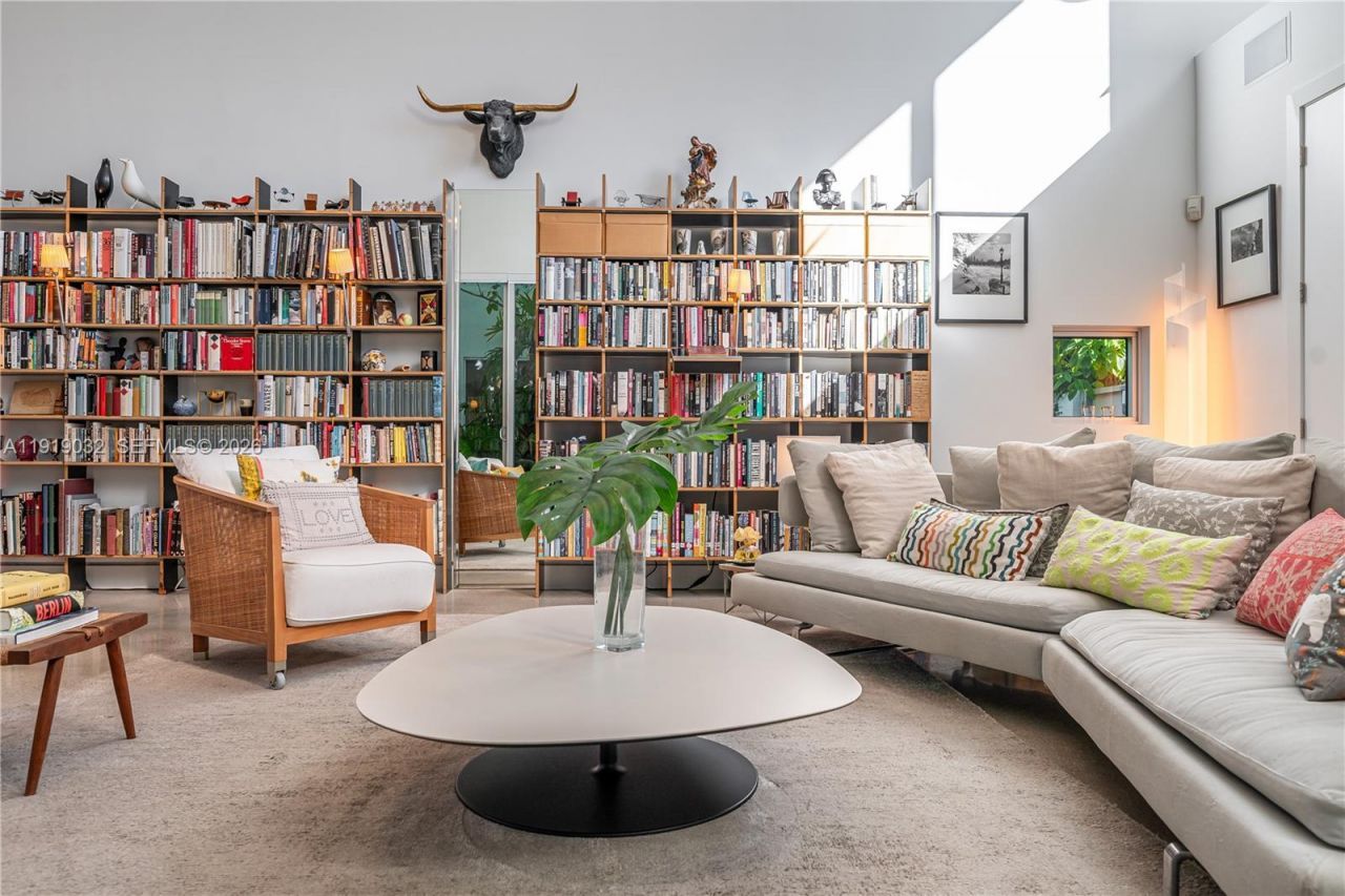 6495 SW 85th St, Miami, FL 33143 Photo