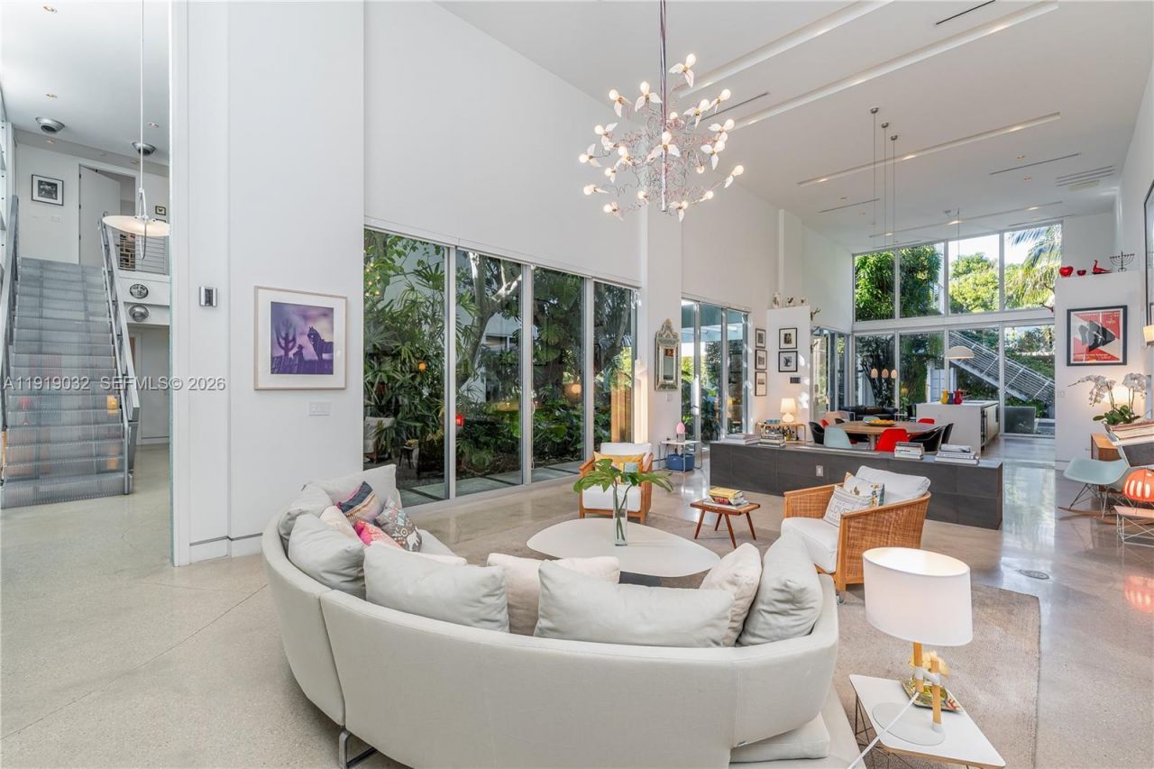 6495 SW 85th St, Miami, FL 33143 Photo