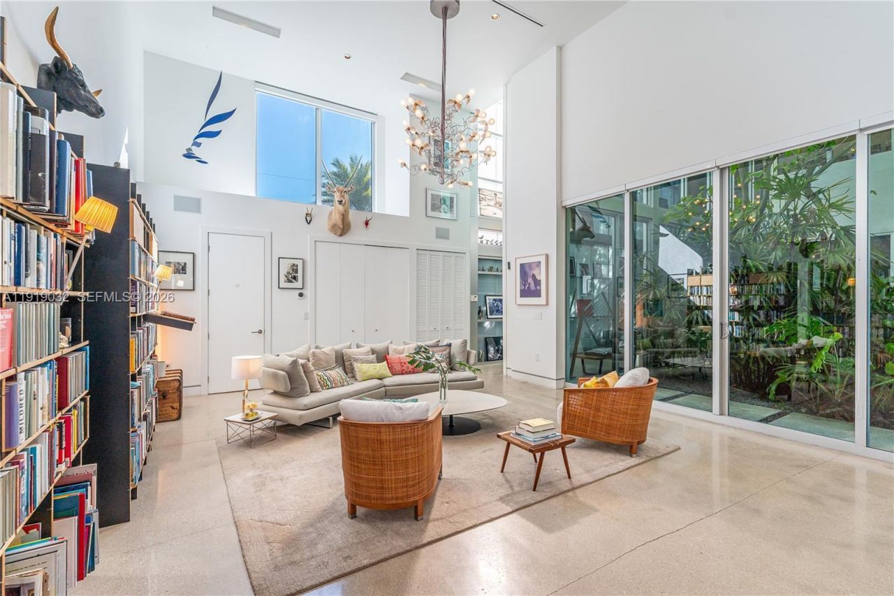 6495 SW 85th St, Miami, FL 33143 Photo