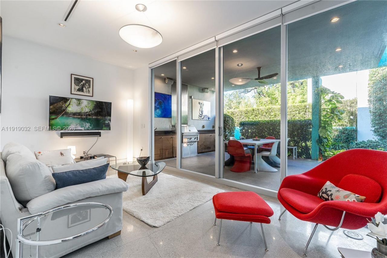 6495 SW 85th St, Miami, FL 33143 Photo