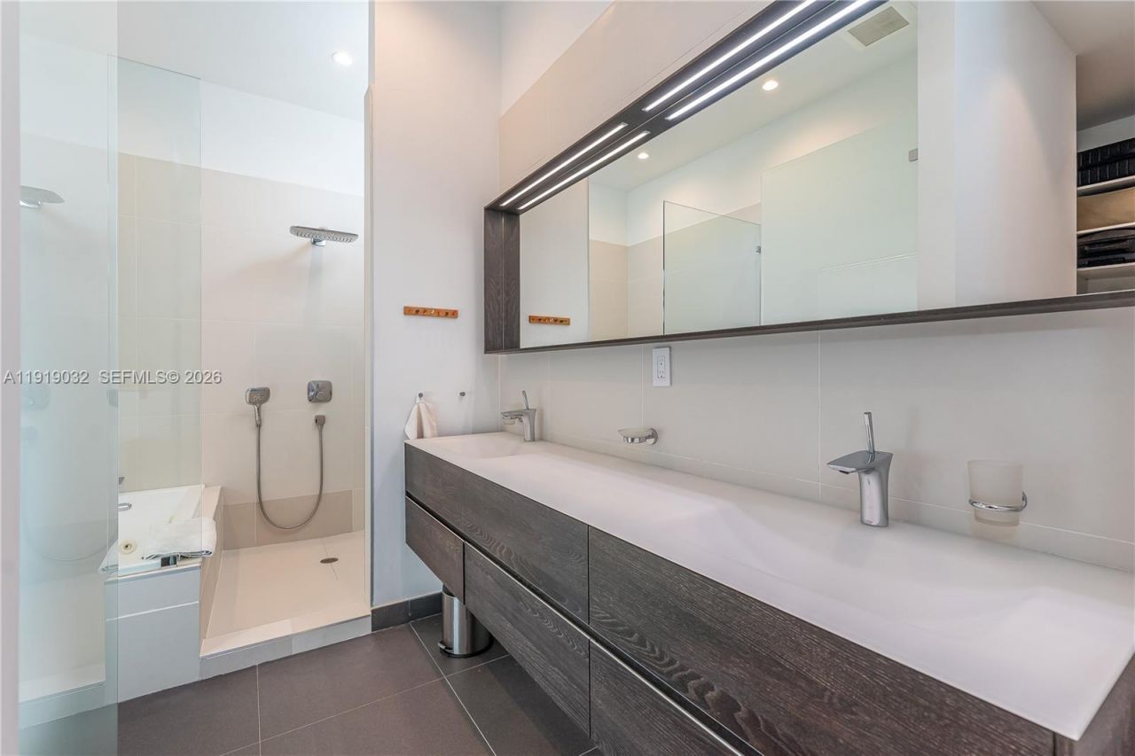 6495 SW 85th St, Miami, FL 33143 Photo