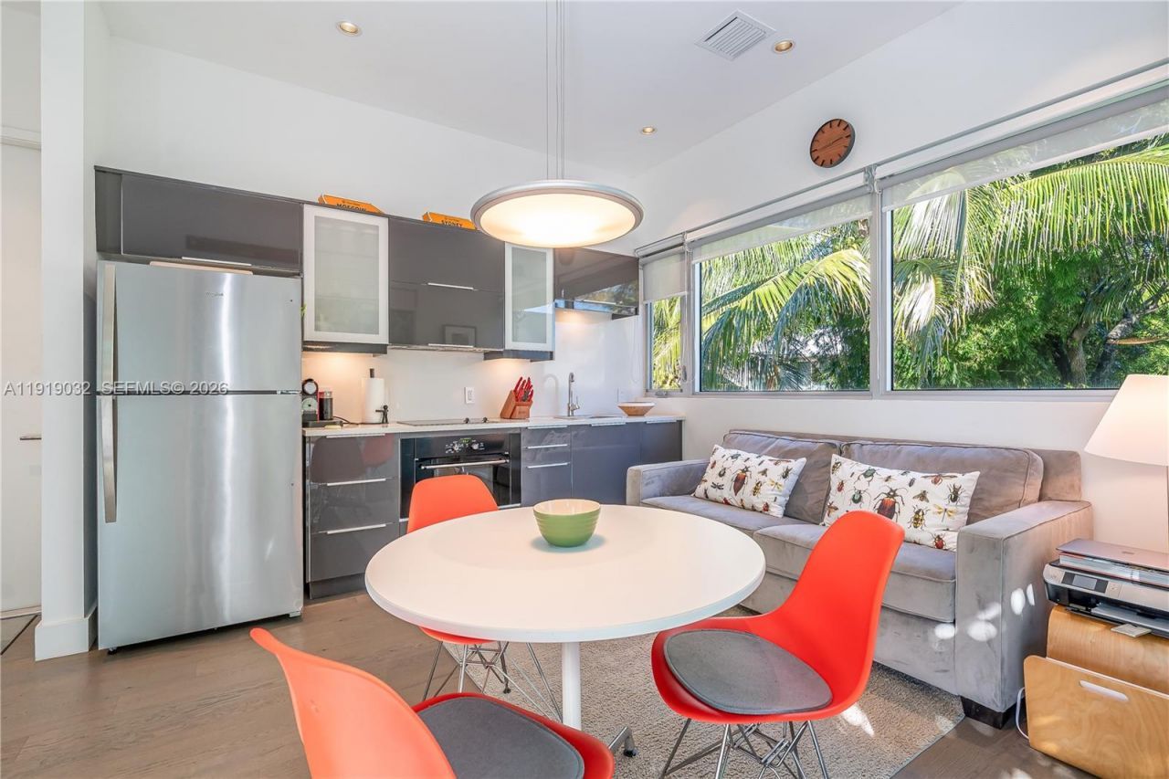 6495 SW 85th St, Miami, FL 33143 Photo