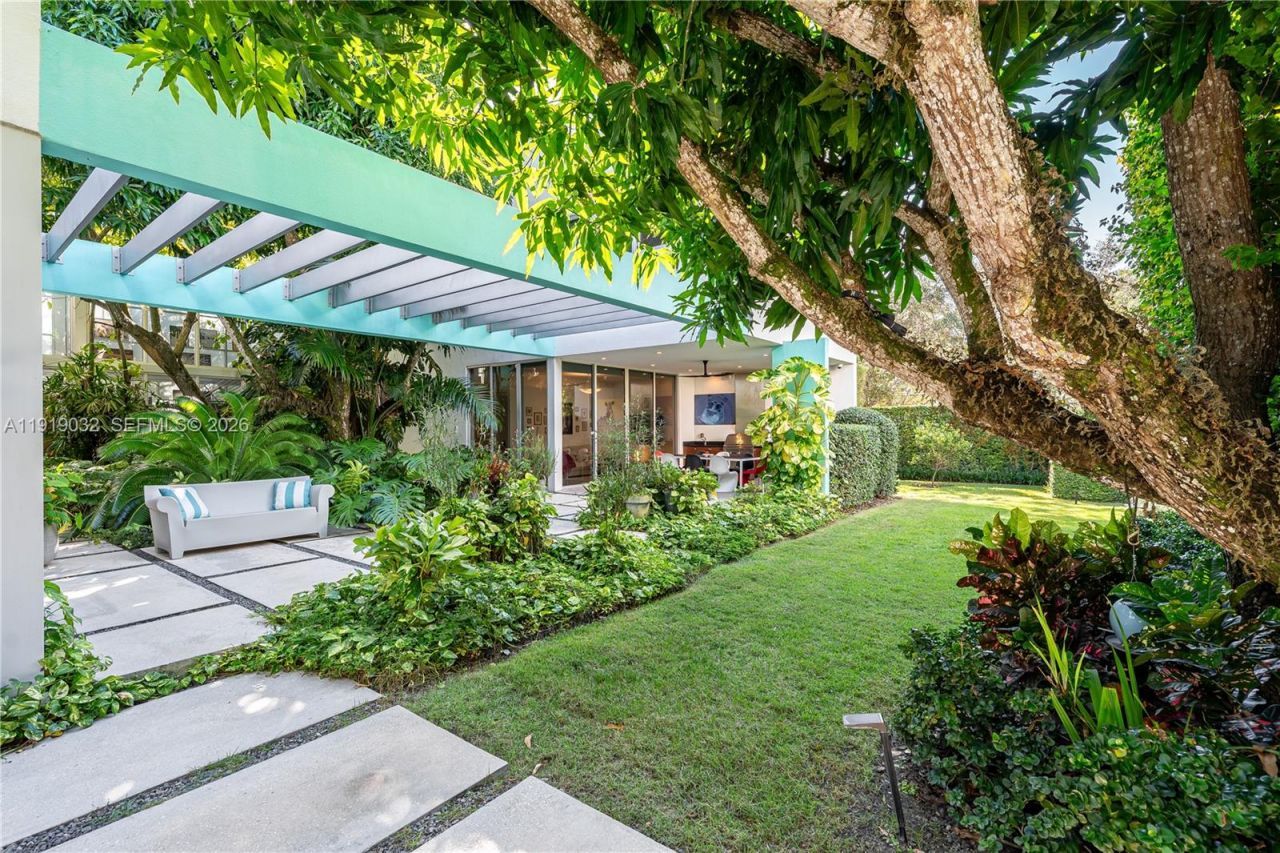 6495 SW 85th St, Miami, FL 33143 Photo