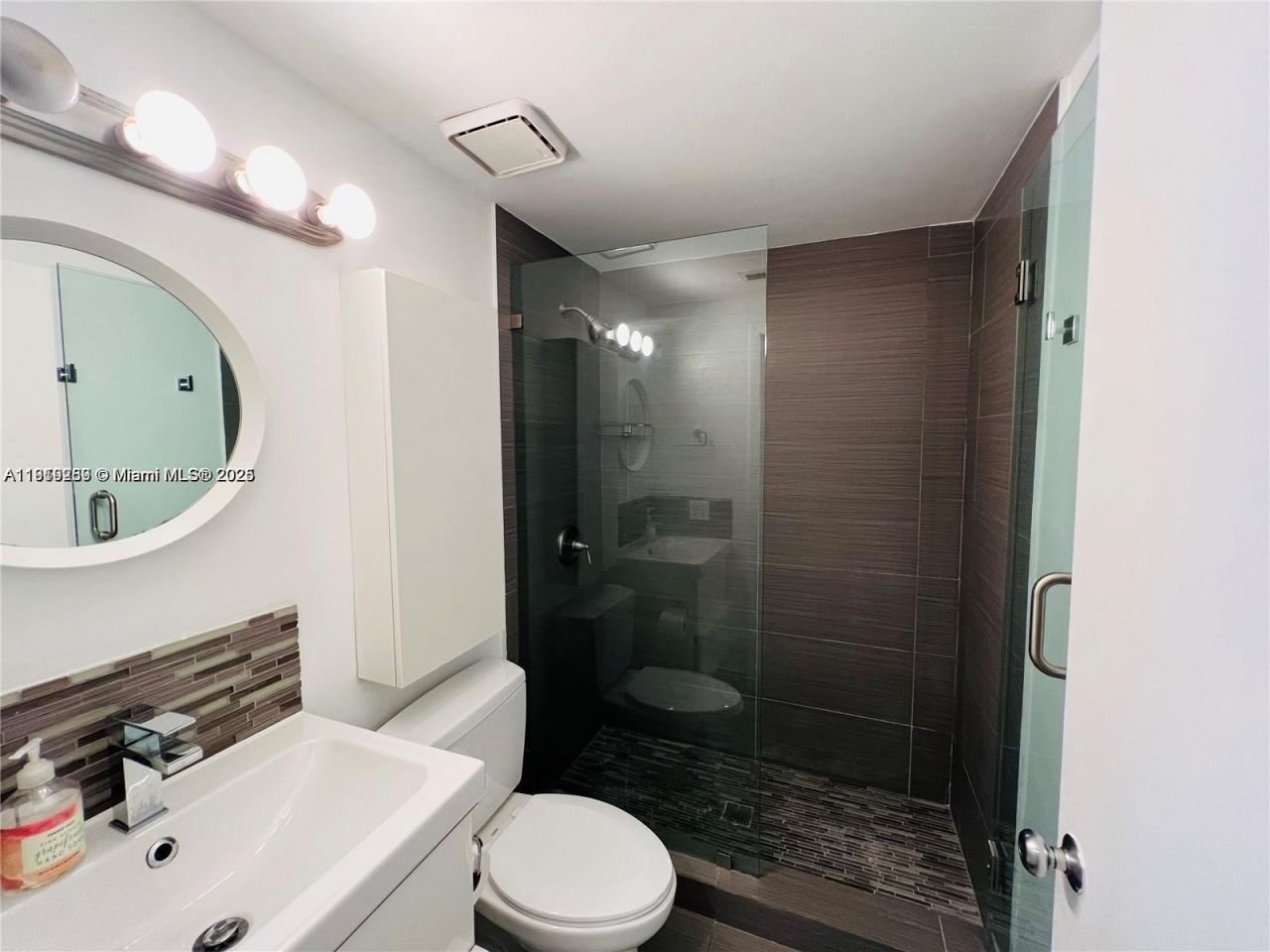 1127 Euclid Ave, Unit 206, Miami Beach, FL 33139 Photo