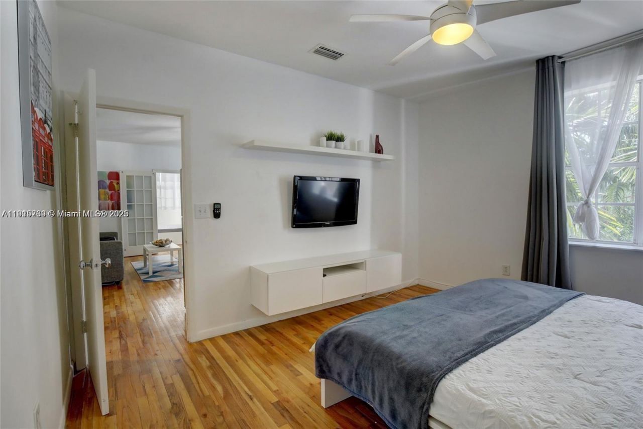 1127 Euclid Ave, Unit 206, Miami Beach, FL 33139 Photo