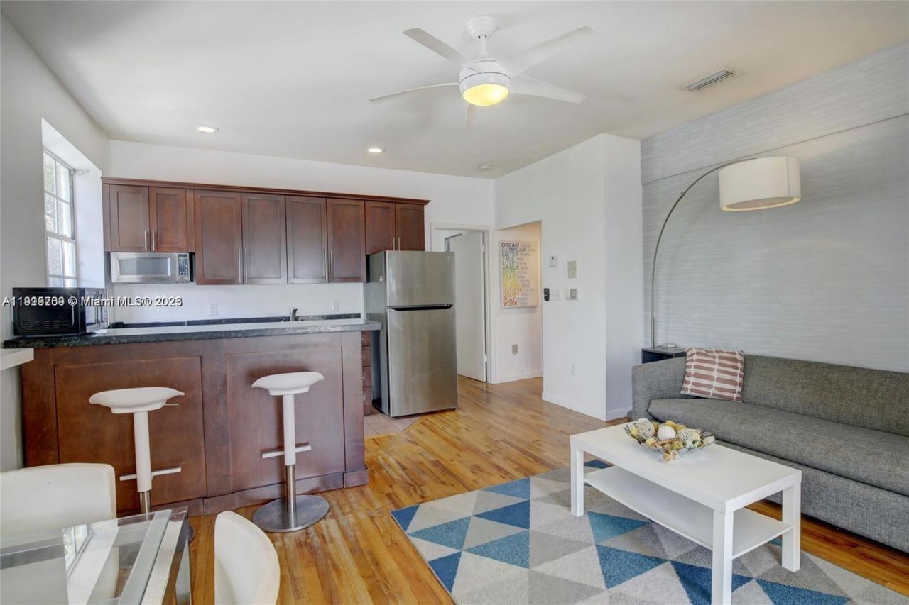 1127 Euclid Ave, Unit 206, Miami Beach, FL 33139 Photo