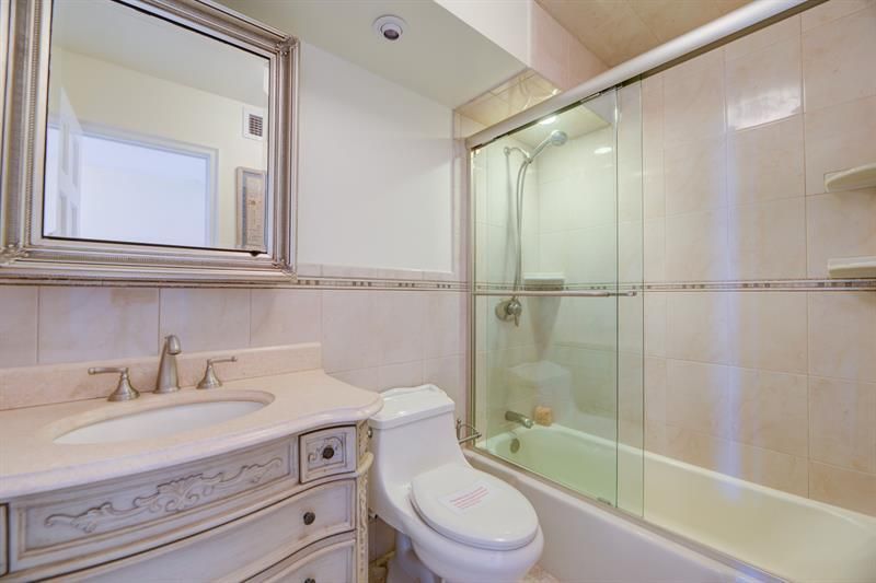 305 N Pompano Beach Boulevard, Unit 512, Pompano Beach, FL 33062 Photo