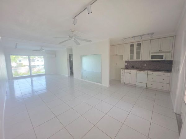 2131 NE 42nd Ct, Unit 209E, Lighthouse Point, FL 33064