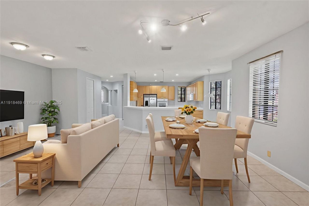 2649 Center Ct Dr, Unit 2-7, Weston, FL 33332 Photo