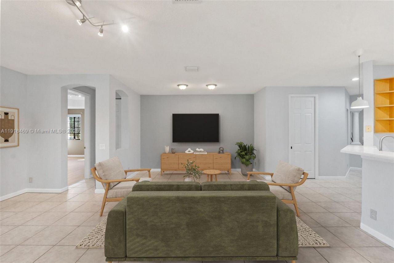 2649 Center Ct Dr, Unit 2-7, Weston, FL 33332 Photo