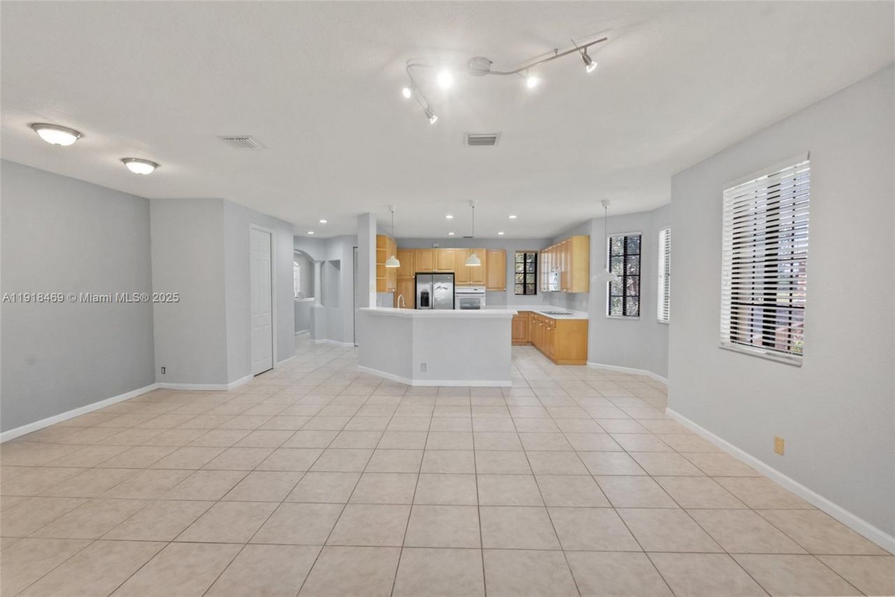 2649 Center Ct Dr, Unit 2-7, Weston, FL 33332 Photo