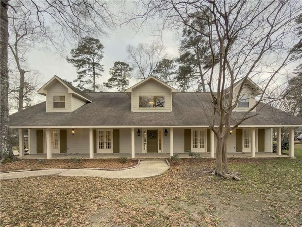5325 CHAMBORD Drive, Greenwell Springs, LA 70739