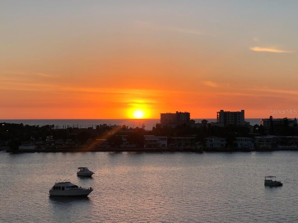610 Island Way, Unit 608, Clearwater Beach, FL 33767 Photo