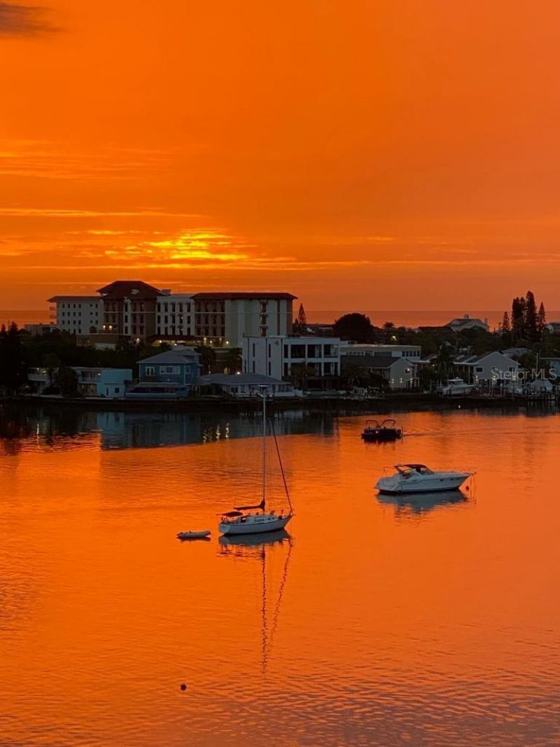 610 Island Way, Unit 608, Clearwater Beach, FL 33767 Photo