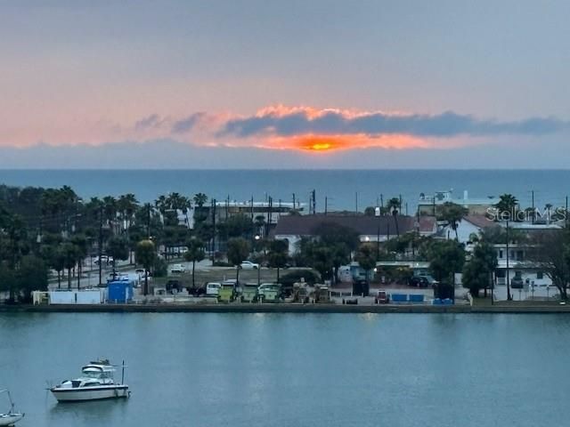 610 Island Way, Unit 608, Clearwater Beach, FL 33767 Photo