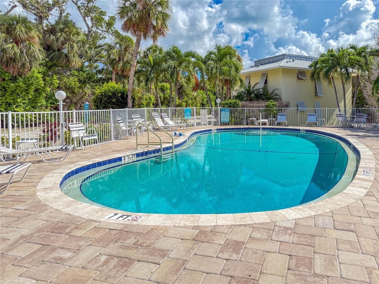 5310 Gulf Of Mexico Drive, Unit 16, Longboat Key, FL 34228 Photo