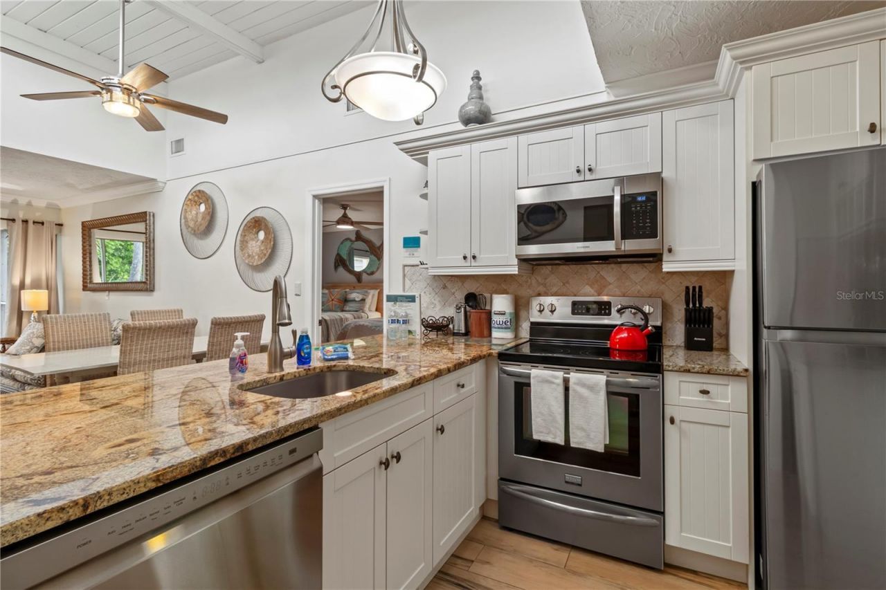 5310 Gulf Of Mexico Drive, Unit 16, Longboat Key, FL 34228 Photo