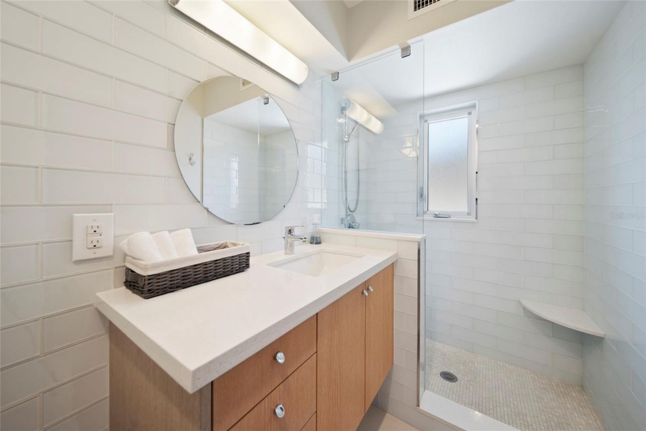 10 Brightwaters Circle Ne, Saint Petersburg, FL 33704 Photo