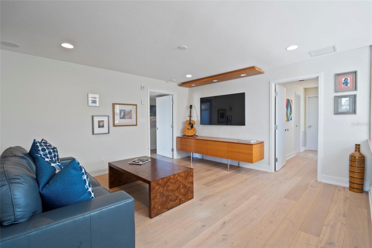 10 Brightwaters Circle Ne, Saint Petersburg, FL 33704 Photo