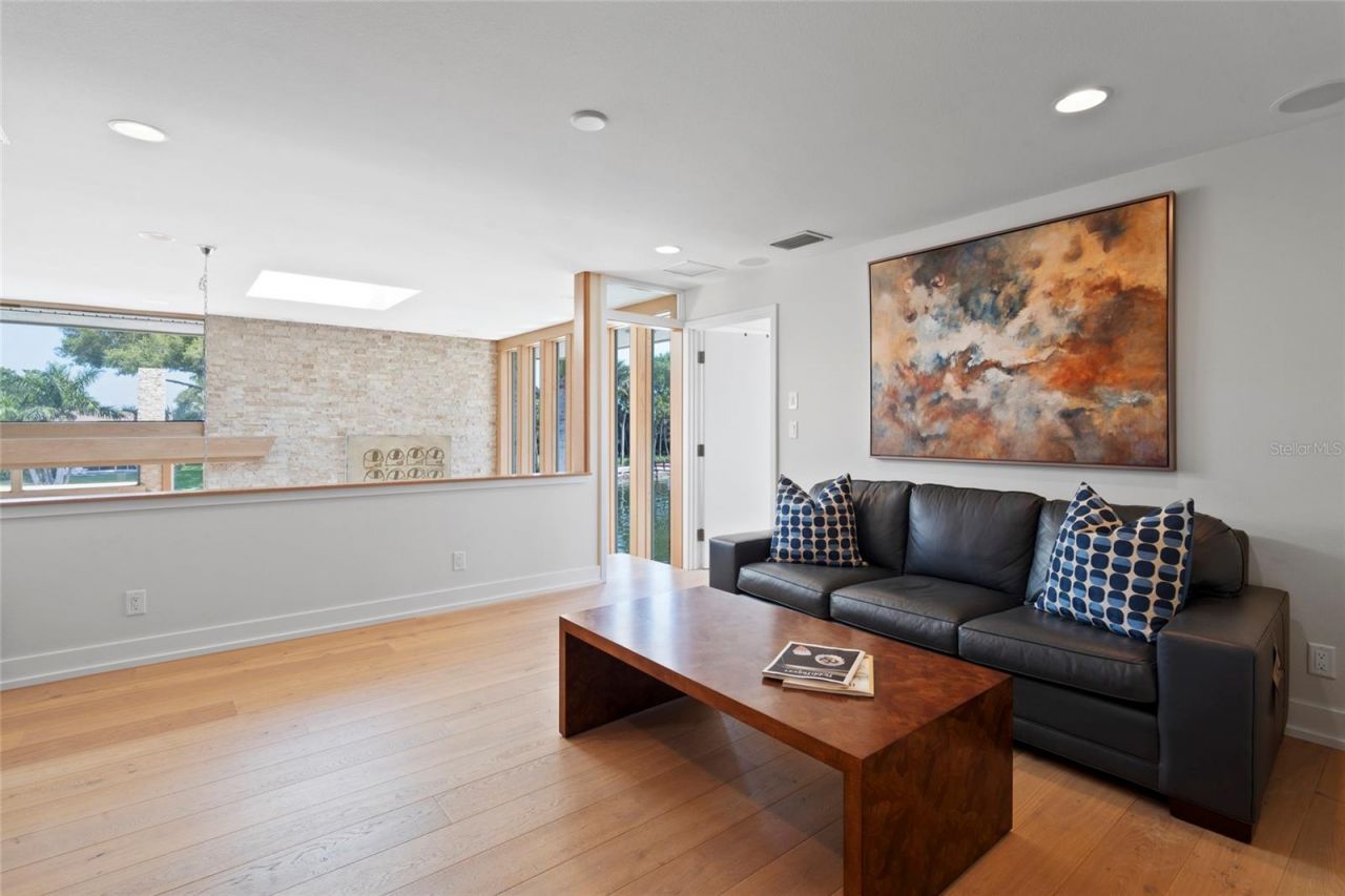 10 Brightwaters Circle Ne, Saint Petersburg, FL 33704 Photo