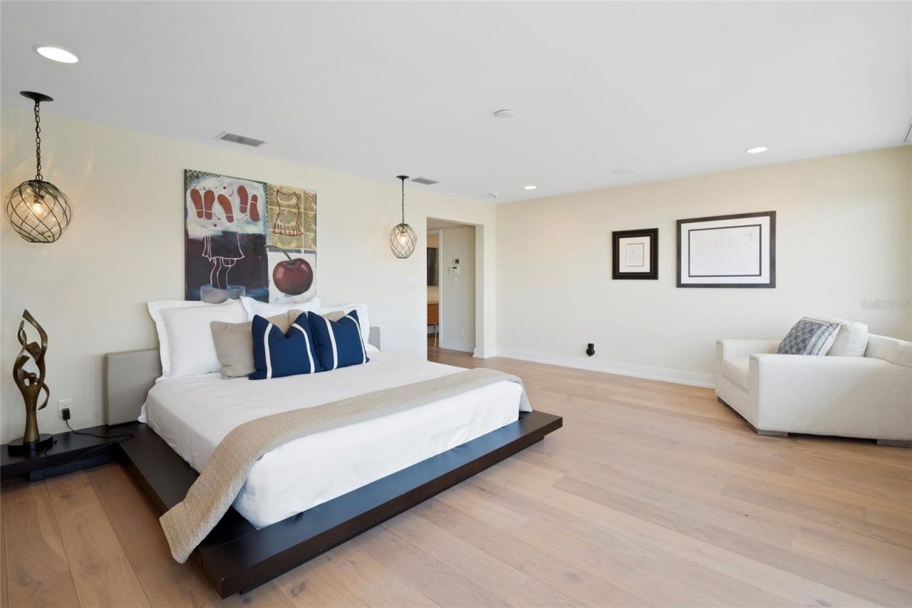 10 Brightwaters Circle Ne, Saint Petersburg, FL 33704 Photo