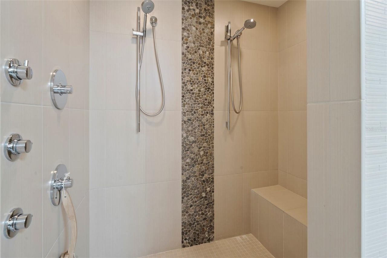 10 Brightwaters Circle Ne, Saint Petersburg, FL 33704 Photo