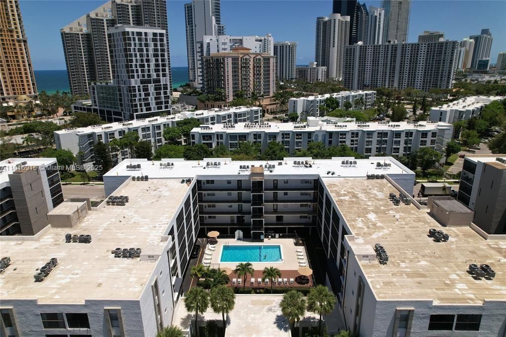 201 178th Dr, Unit 315, Sunny Isles Beach, FL 33160 Photo