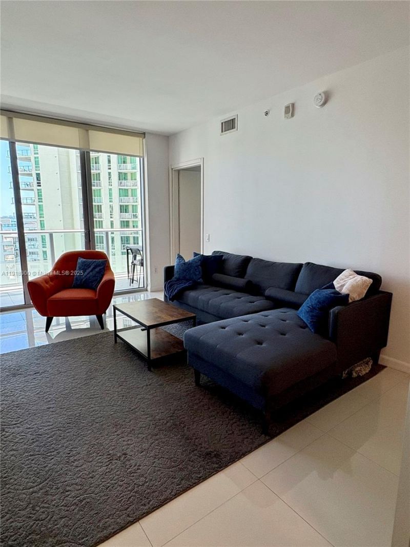 1300 Brickell Bay Dr, Unit 1607, Miami, FL 33131 Photo