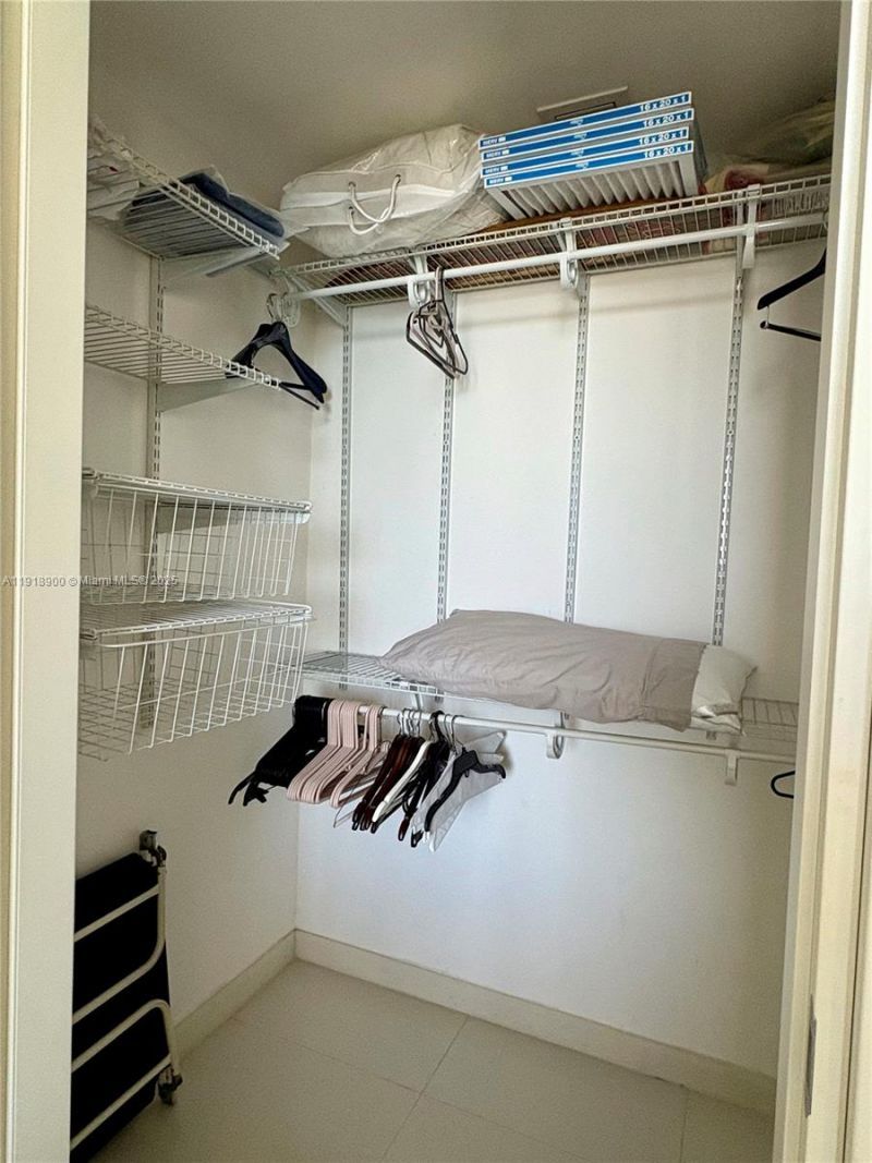 1300 Brickell Bay Dr, Unit 1607, Miami, FL 33131 Photo