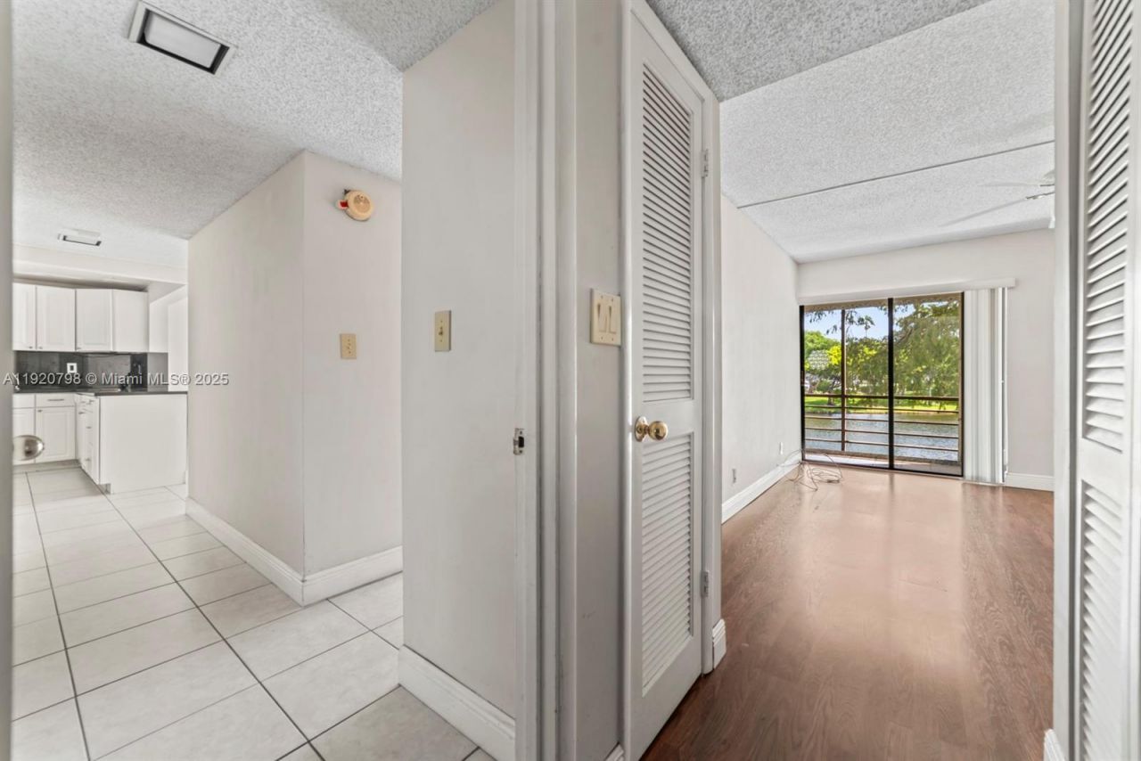 2311 S Cypress Bend Dr, Unit 217A, Pompano Beach, FL 33069 Photo