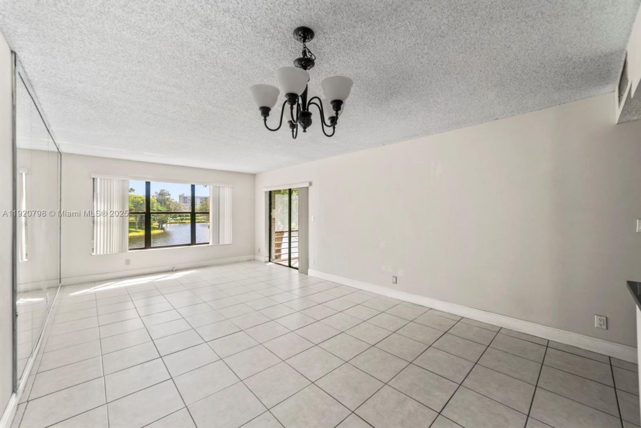 2311 S Cypress Bend Dr, Unit 217A, Pompano Beach, FL 33069 Photo
