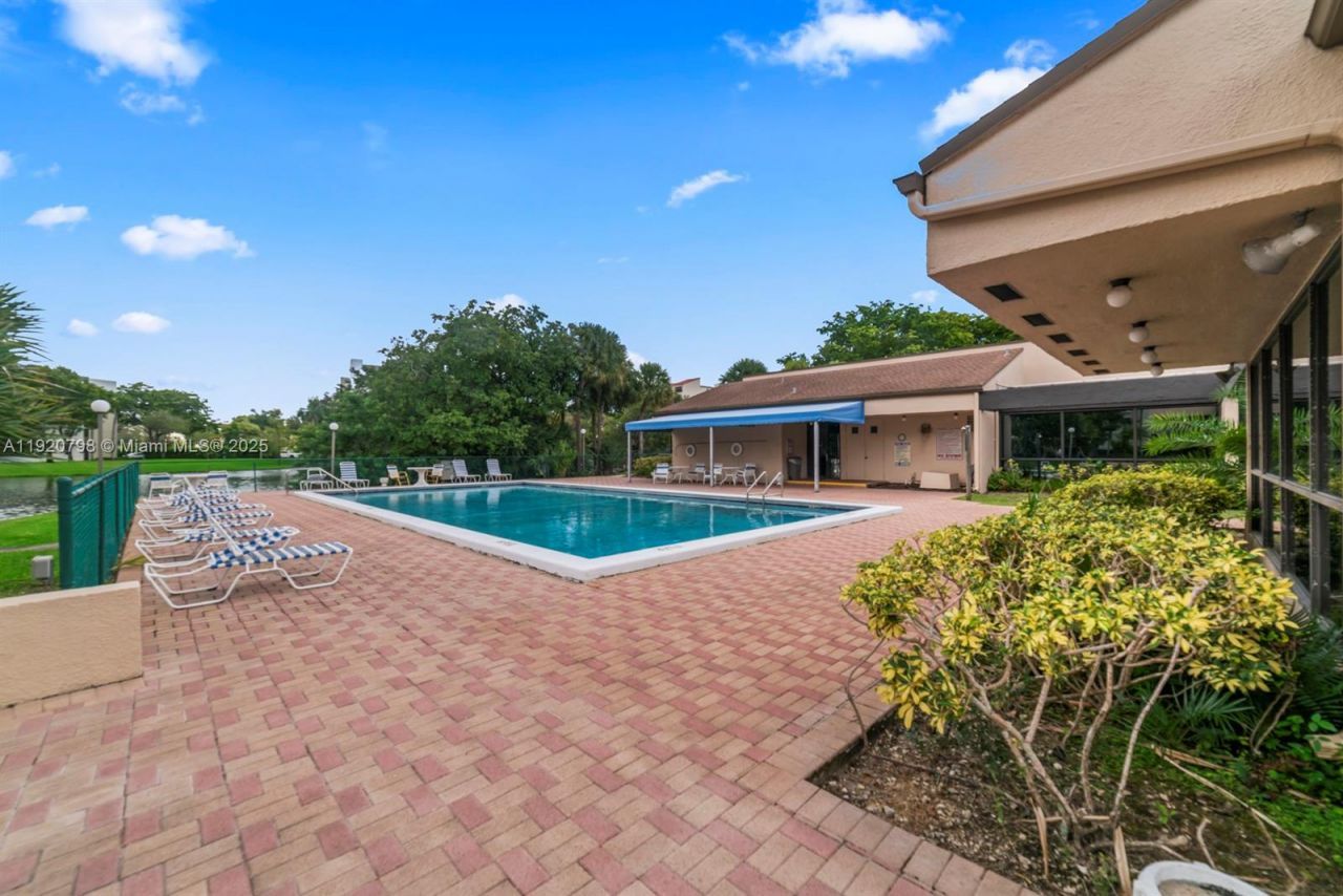 2311 S Cypress Bend Dr, Unit 217A, Pompano Beach, FL 33069 Photo