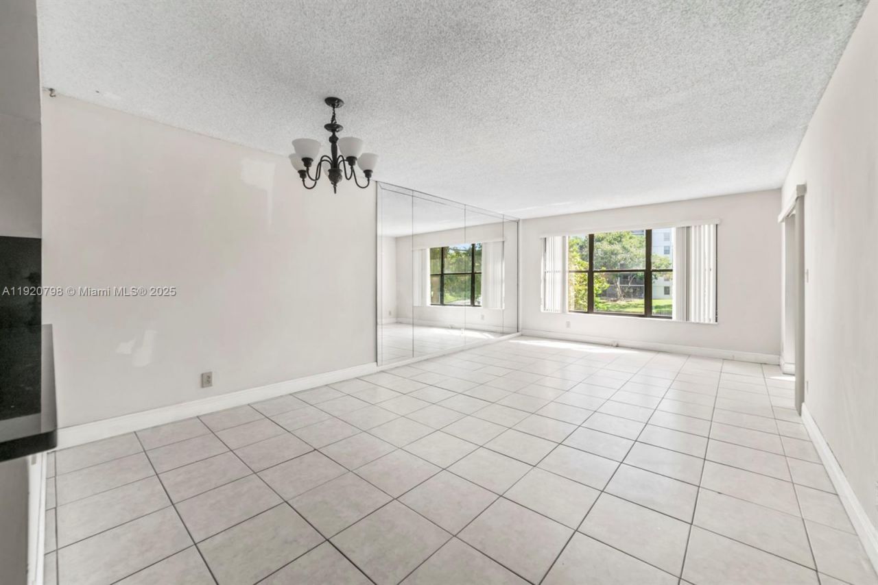 2311 S Cypress Bend Dr, Unit 217A, Pompano Beach, FL 33069 Photo
