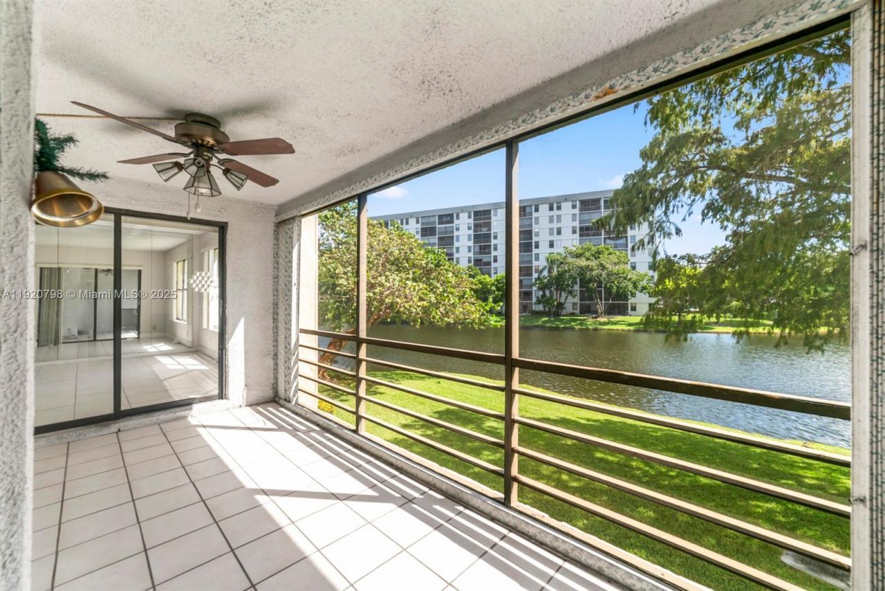 2311 S Cypress Bend Dr, Unit 217A, Pompano Beach, FL 33069 Photo